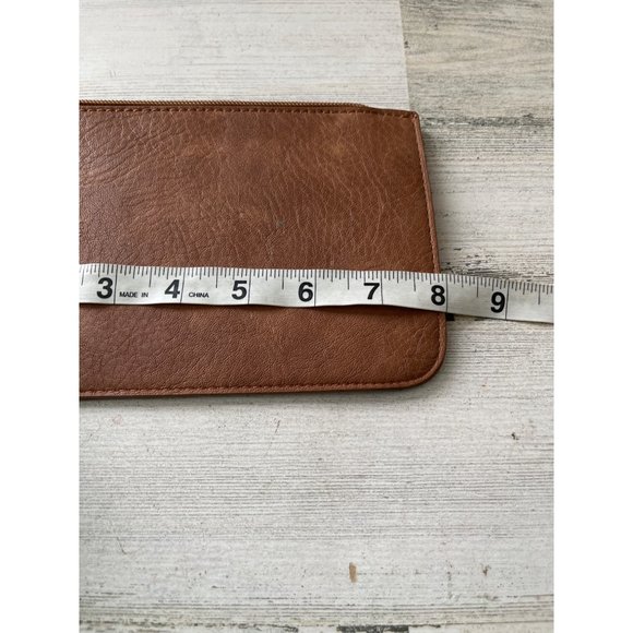 Tan with gold zippered clutch bag and handle - Picture 5 of 7